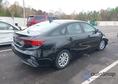 2022 Kia Forte Fe z USA, uszkodzony, nr VIN 3KPF24AD7NE451017